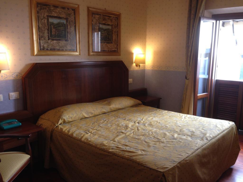 אורביאטו Hotel Filippeschi מראה חיצוני תמונה